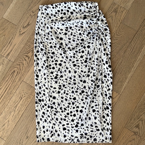 Zara Leopard Print skirt - Picture 1 of 4